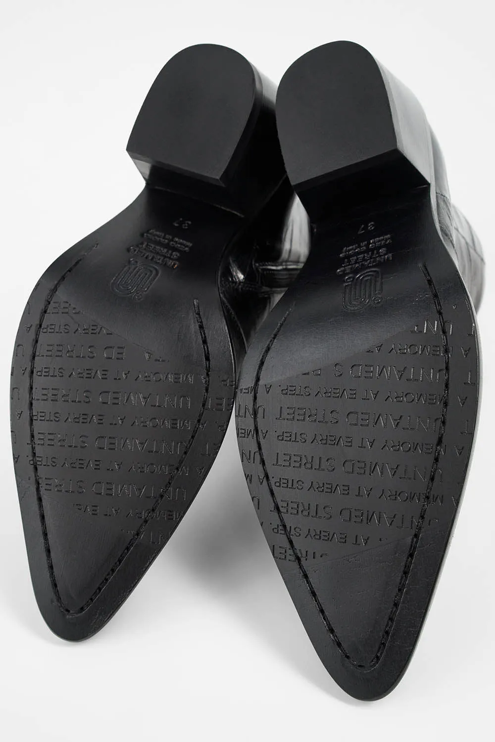 AUSTIN onyx-black texan boots.