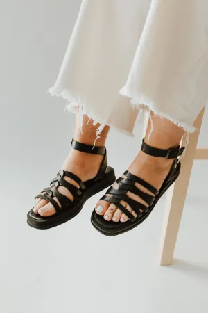 Piper & Scoot x Seychelles: Mallory Sandal in Black