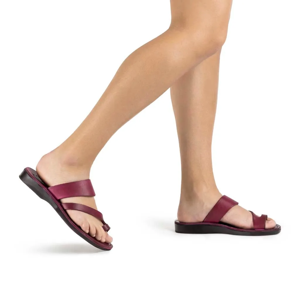 Zohar - Leather Toe Ring Sandal | Violet